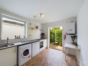 kitchen - click for photo gallery